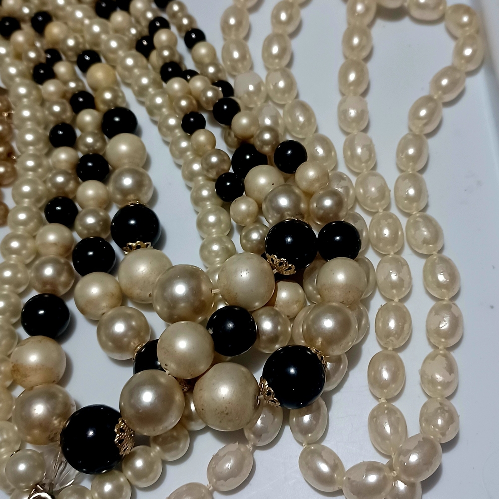 Elegant Pearl and Black Bead Necklace